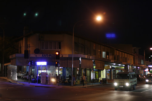 브리즈번 웨스트엔드의 밤거리