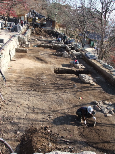 2010년 11월의 대석단 위 발굴 모습