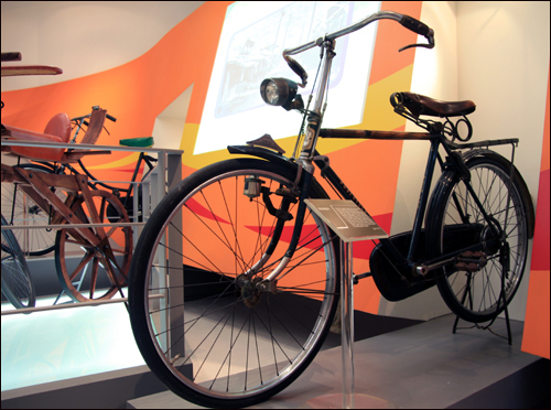 자전거가 생활형으로 쓰이던 시절 자전거 모양(상주자전거박물관에 전시된 옛 자전거)