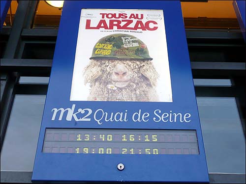 <Tous au Larzac(전부 라르작으로)> 포스터.