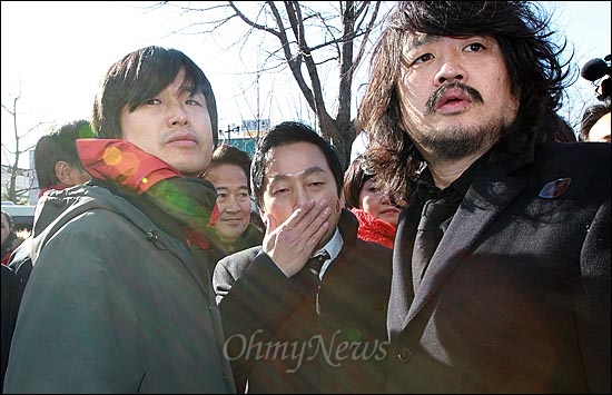 김어준 <딴지일보> 총수(오른쪽)
