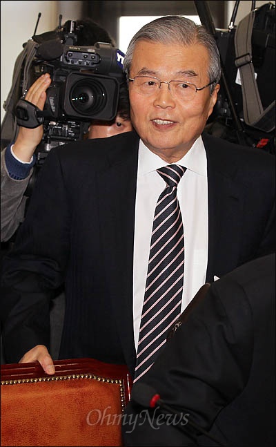 한나라당 김종인 비대위원이 5일 국회에서 열린 비대위 회의에 참석하고 있다.