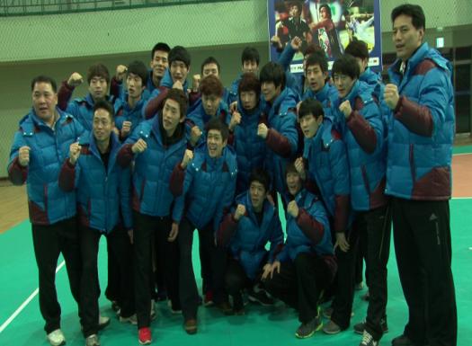 2012 국가대표 훈련 개시식 개시식이 끝나고 각 분야별로 파이팅을 하는 대한민국 국가대표 선수단