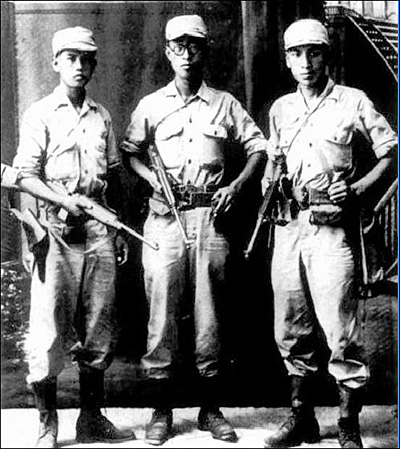 '마지막 광복군'. 학도병으로 끌려갔다가 식민지 조국의 광명을 되찾기 위해 일본군을 탈영해 광복군에 합류한 '마지막 세대'인 노능서(魯能瑞)·김준엽(金俊燁)·장준하(張俊河)의 20대 시절 모습(왼쪽부터).
