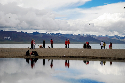 하늘호수라 불리는 티베트 남쵸호수. 즐거운 여행을 위해서는 많은 준비와 주의가 필요하다.