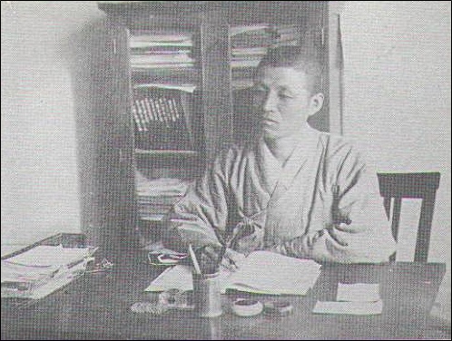 배화여고 교무주임 시절의 이만규(1929)
