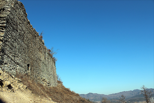 삼년산성 북쪽 성벽