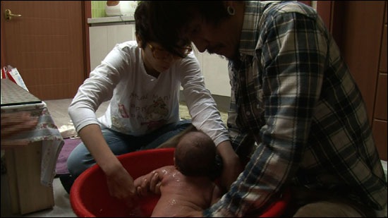  이주노-박미리 부부는 결혼 전, 동거 3개월 만에 임신을 했고, 지난해 12월 딸을 출산했다. 