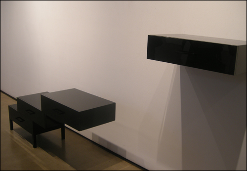  프론트 디자인(Front Design 스웨덴 디자인팀) I '분리된 서랍장(Divided Sideboard)' 3D작업 83×154×38cm 2007 
