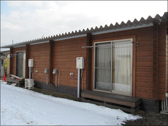 후쿠시마현 다테시에 있는 방사능 오염지역 피난자를 위한 가설주택. 