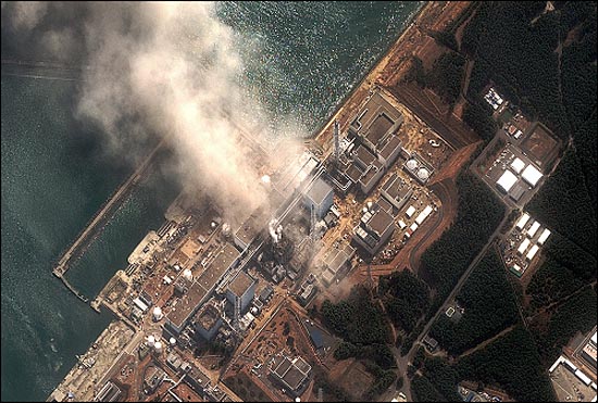 미국의 과학국제안보연구소 (ISIS)가 2011년 3월 14일 촬영해 공개한 후쿠시마 제1원전 위성사진 