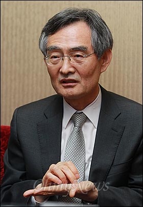 안병욱 민주통합당 비례대표 공천심사위원장.