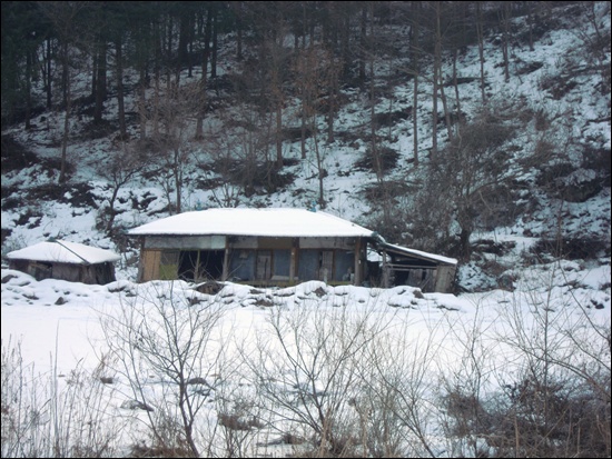 눈덮인 빈집