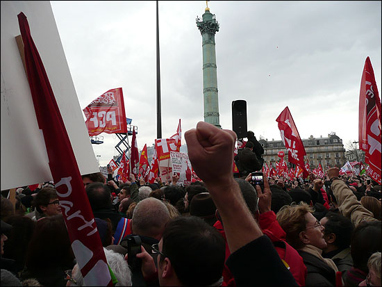지난 3월 18일 바스티유 대광장에 모인 멜랑숑 후보 지지자들. 