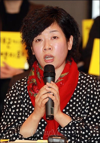  방송인 김미화 씨가 3일 국정원으로부터 사찰을 당했다는 사실을 밝혔다.(자료사진)