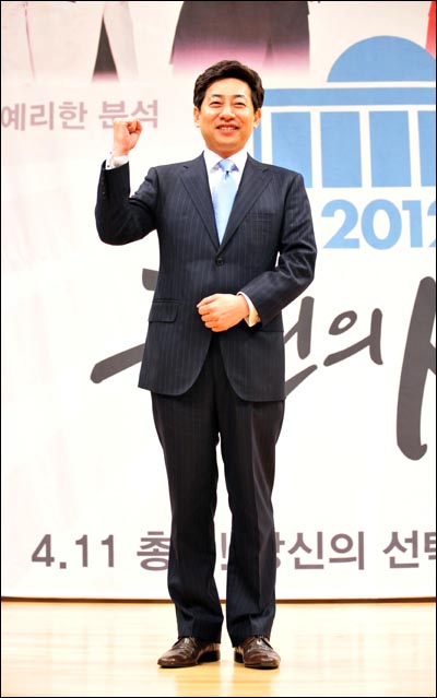  SBS <8시뉴스>를 진행하고 있는 김성준 앵커