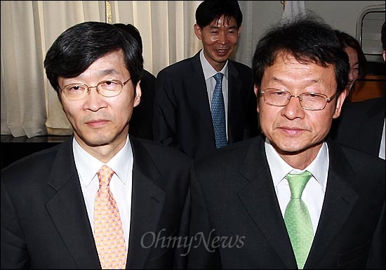 곽노현 전 서울교육감(왼쪽)과 강경선 교수(오른쪽).