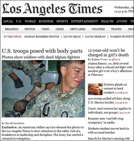 미군 병사들의 탈레반 시신 희롱 사진을 공개한 < LA타임스 > 인터넷판