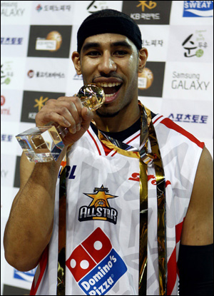  2011-2012 KBL 올스타전 MVP를 차지한 문태영