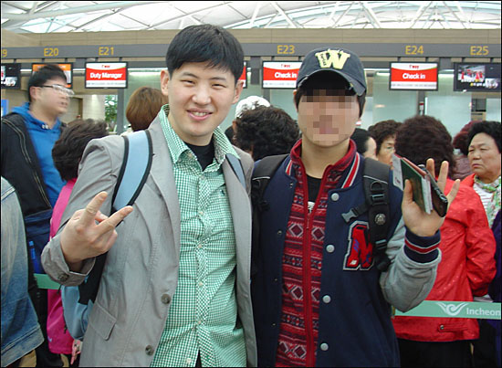 2박 3일 동안 '짝꿍'이 된 김민석(34, 왼쪽)씨와 장대현(23, 가명, 오른쪽)씨
