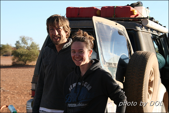 둘 영국인인  매튜(31)와 제니퍼(25)는 1년 여정으로 호주를 자유롭게 여행하고 있다. 