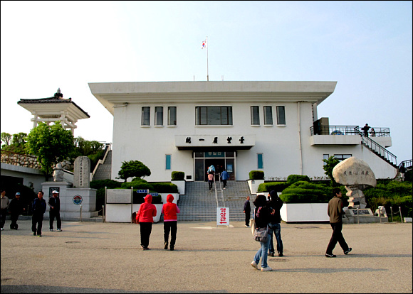  고성 통일전망대 전면 모습