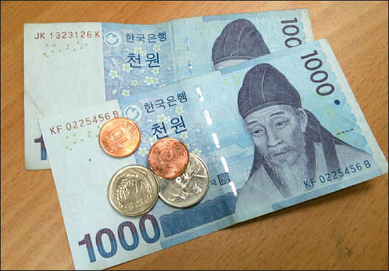 돈이 없는 취업준비생들은 1000원 한 장, 동전 한 닢에도 벌벌 떨게 된다.