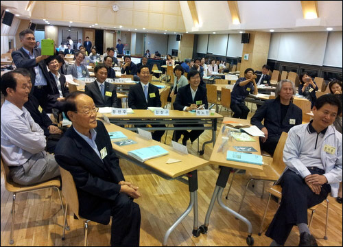 30일 오후에 연 교육개혁100인위원회 회의 모습.