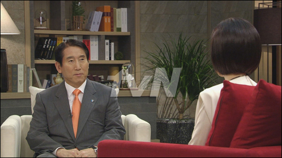  조현오 전 경찰청장이 8일 저녁 7시 방송되는 tvN <백지연의 피플인사이드>에 출연해 '노무현 차명계좌' 발언과 '수원살인사건' 등에 대해 심경을 전한다.