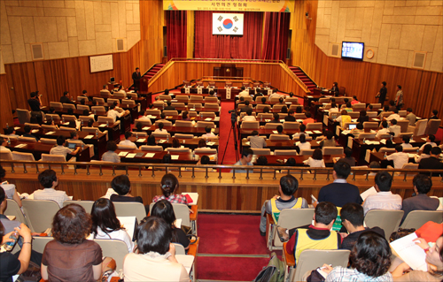 대구시의회가 마련한 '대구광역시 친환경 의무급식 등 지원에 관한 조례안 시민의견 청취회'가 2012년 6월 11일 오후 2시에 대구문화예술회관에서 열렸다.