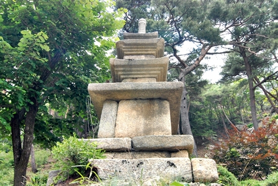 이 석탑은 몽골 침입시 적장인 살리타이를 죽인 기념으로 세웠다고 한다
