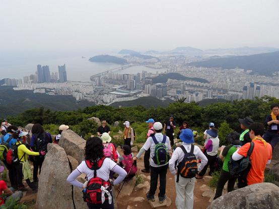 해운대 장산... 장산 정상에서 망중한...