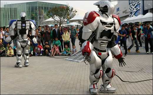 현대차전시관 앞에서 나를 농락한 댄스 로봇들!!