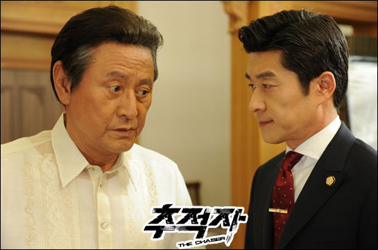  SBS드라마 <추적자>는 한국사회 지배권력의 모습을 적나라하게 보여준다. 