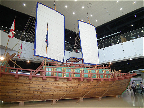 실물 1/2크기로 복원된 조선통신사선은 국립해양박물관의 자랑. 복원비용으로만 8억2천만원이 들었다. 