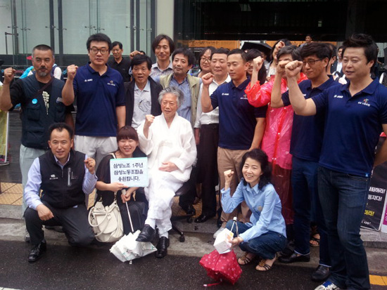 삼성노동조합 1주년 기념 기자회견에 참석한 삼성 관련 피해자들은 앞으로 연대체를 만들어 함께 싸워나갈 것이라는 계획을 밝혔다.