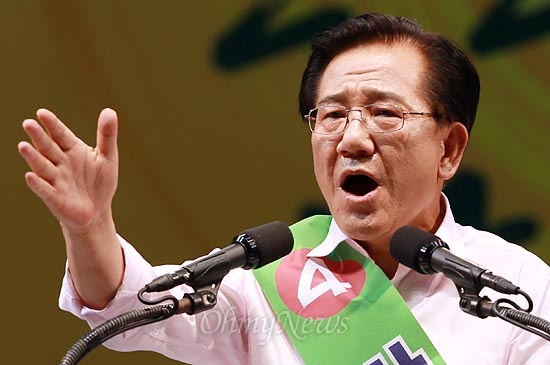 박준영 후보가 28일 오후 경기도 일산 킨텍스에서 열린 민주통합당 대선 예비경선 합동연설회에서 지지를 호소하고 있다.