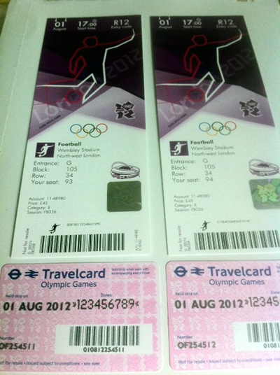  런던올림픽 남자축구 조별예선 한국 대 가봉 전 입장권. 그리고 함께 지급된 런던 대중교통 자유 이용 카드.