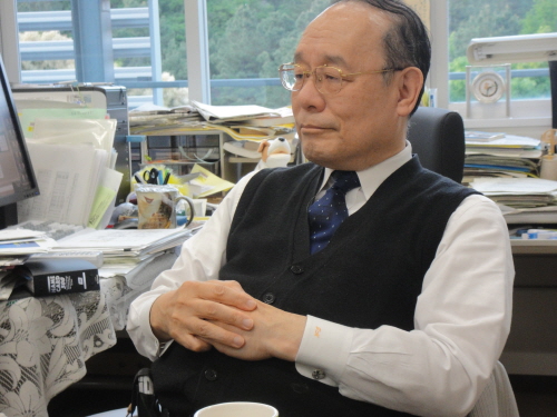 지난 6월 오사카의 의학기반연구소에서 만난 '노무라 프로젝트'의 리더, 노무라 타이세이 교수. 