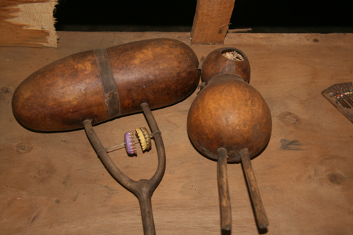 박으로 만든 아프리카 전통 악기 마림바(marimba)