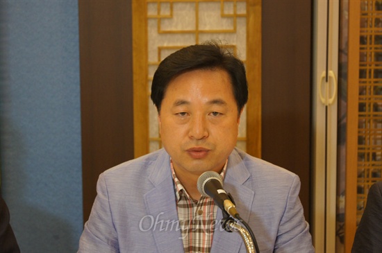 김두관 민주통합당 대선 예비후보가 13일 오전 대구 제이스호텔에서 기자간담회를 갖고 지지를 호소했다.