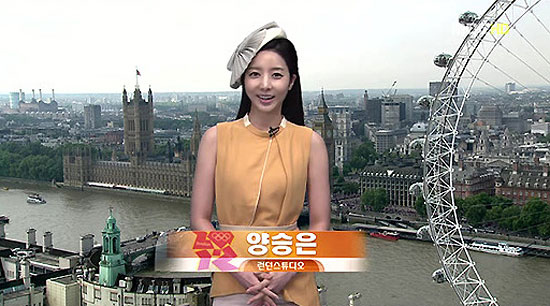  12일 방송된 MBC <뉴스데스크>에서, 양승은 아나운서는 조개 모양의 모자를 쓰고 등장했다.