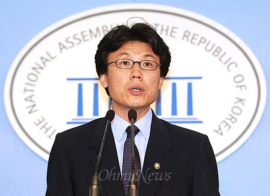 진성준 민주통합당 선대위 대변인