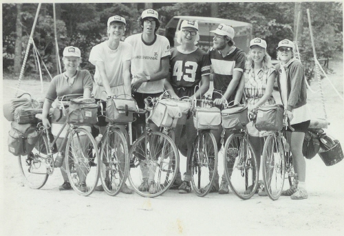당시 미국을 횡단하던 자전거 여행자들. 