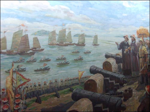 아편전쟁 당시 중국을 침공한 영국 함대(왼쪽)의 모습. 서세동점의 시대적 분위기를 반영하는 장면이다. 중국 광주시(광저우시) 해전박물관에서 찍은 사진. 