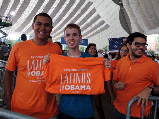 UVA의 라티노 학생들. 오마바를 지지한다. 