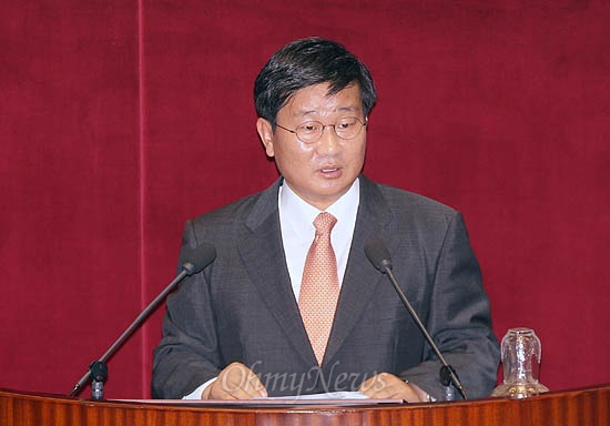검찰시민위법 제정안을 발의한 전해철 민주당 의원. 사진은 지난해 9월 3일 국회 본회의 당시 모습.