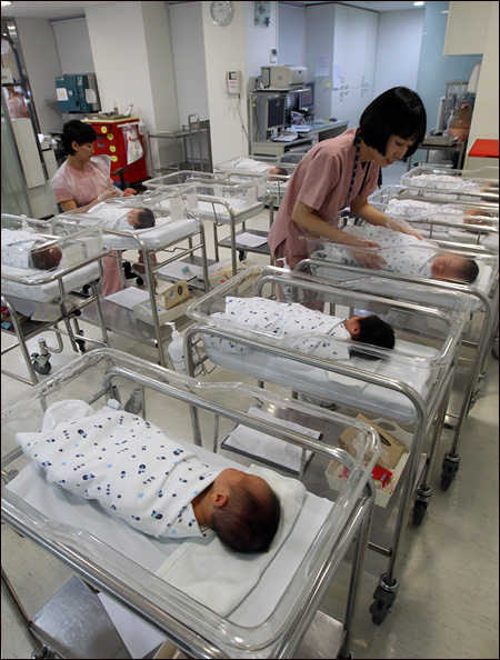 서울 한 병원의 신생아실 모습 (자료사진) 