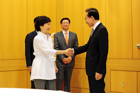 9월 2일 이명박 대통령과 박근혜 새누리당 대통령 선거 후보 오찬 회동