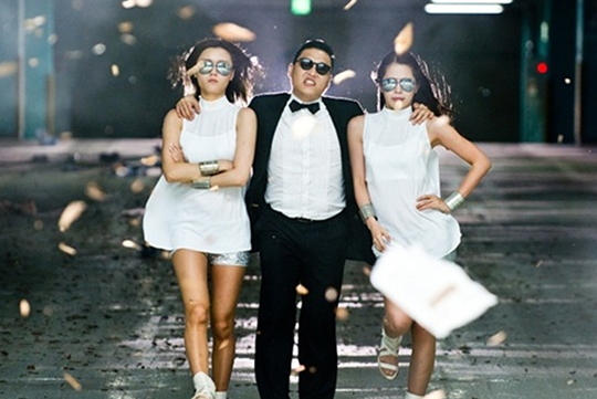  싸이 '강남스타일' 뮤직비디오의 한 장면. 그는 진정한 월드스타가 되었다.